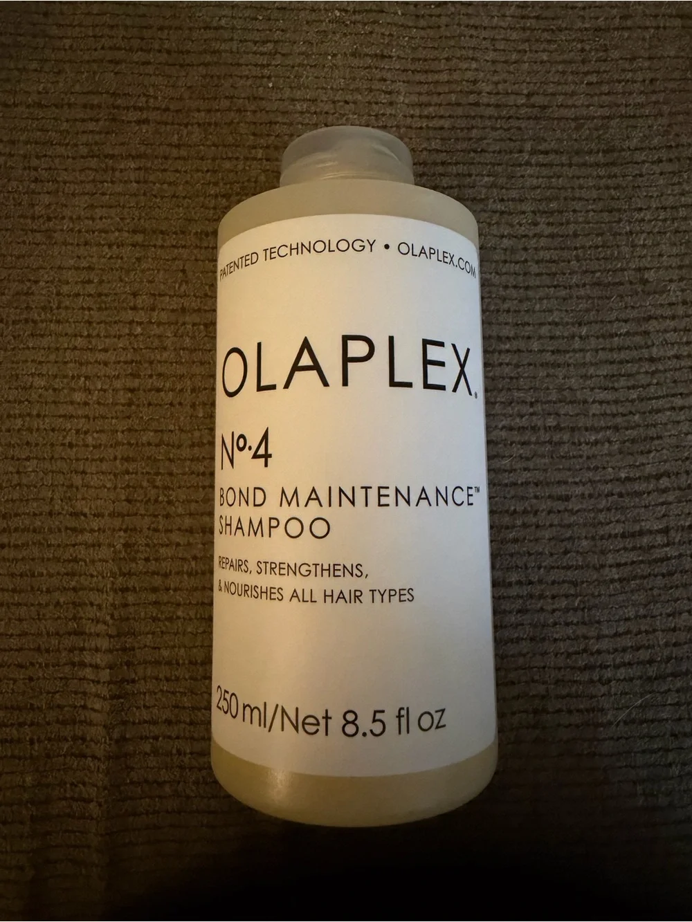 OLAPLEX No.4 Bond Maintenance Shampoo — White